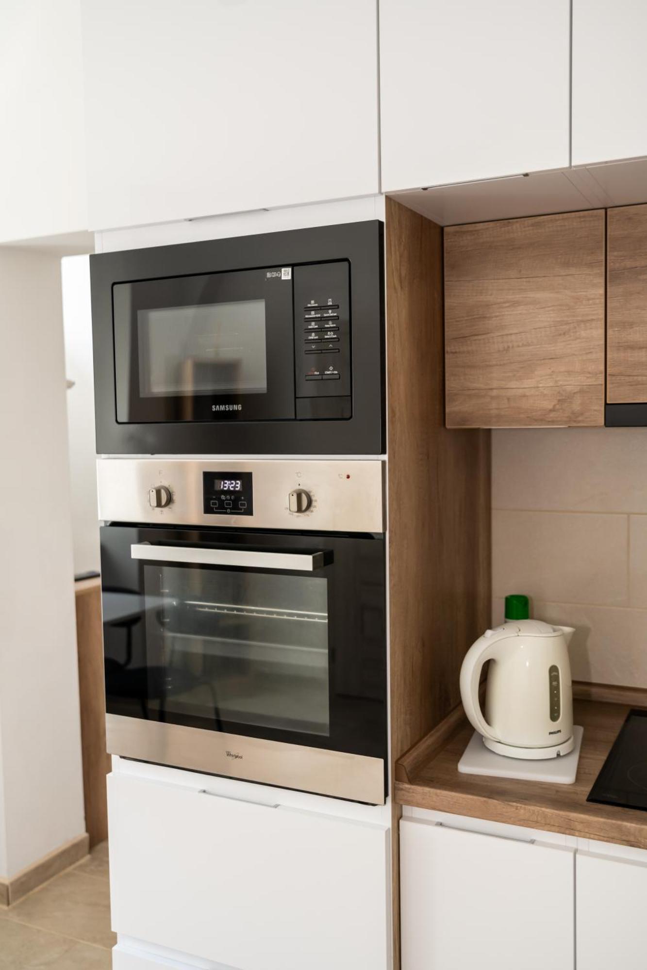 Winestone Corner Apartment Debrecen Buitenkant foto